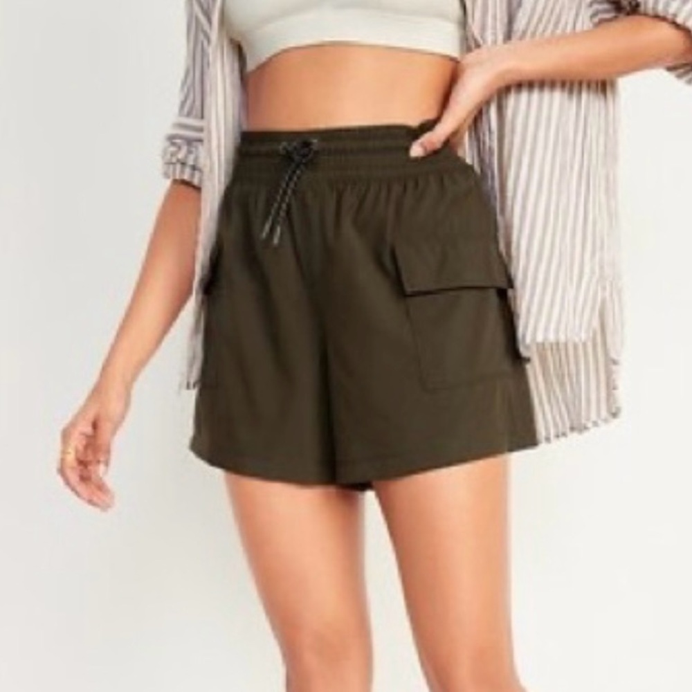 Green Cargo Quick Dry Athletic Shorts sz Med